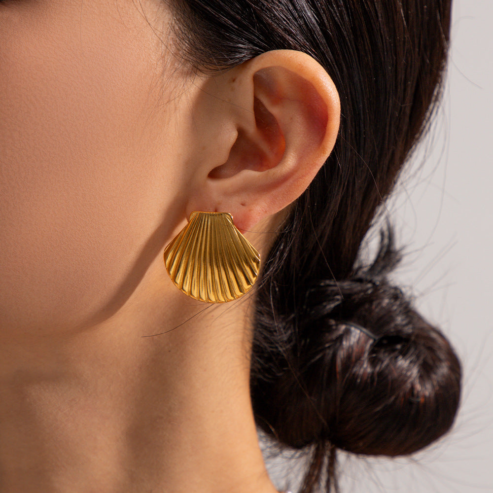 Seashell gold earings