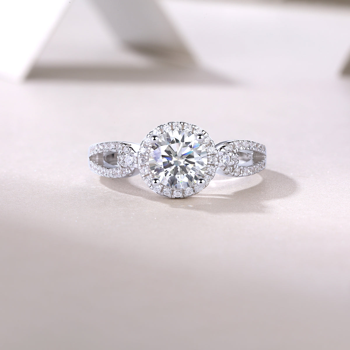 Luxury Fashion Large Diamond Wedding Ring With Moissanite Silver Ring